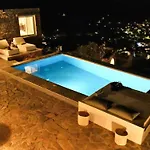 Luxurious & Stylish With A Swimming Pool, Sea And Sunset View. Vila Ioulis