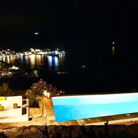 Luxurious & Stylish With A Swimming Pool, Sea And Sunset View. *