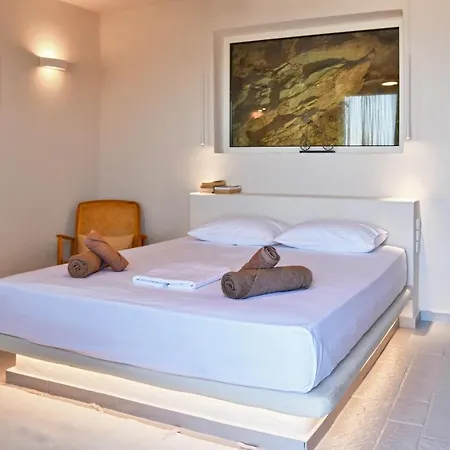 Luxurious & Stylish With A Swimming Pool, Sea And Sunset View. Vila Ioulis