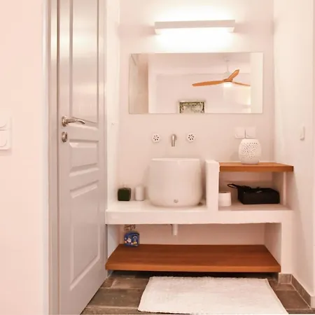 Vila Luxurious & Stylish With A Swimming Pool, Sea And Sunset View. Ioulis