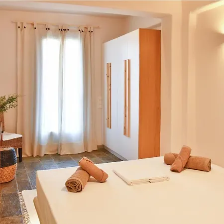 Luxurious & Stylish With A Swimming Pool, Sea And Sunset View. Vila Ioulis
