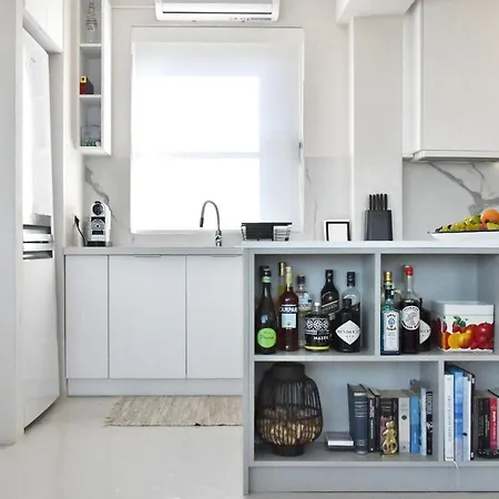 Luxurious & Stylish With A Swimming Pool, Sea And Sunset View. Ioulis