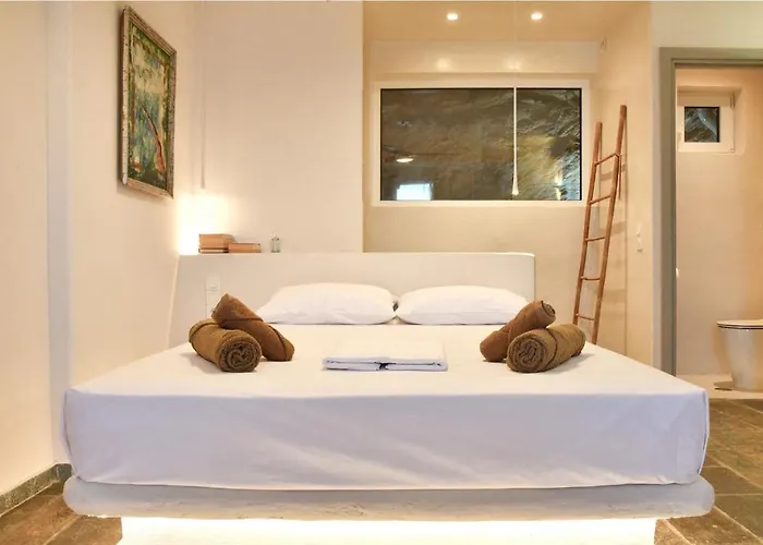 Luxurious & Stylish With A Swimming Pool, Sea And Sunset View. * Ioulis