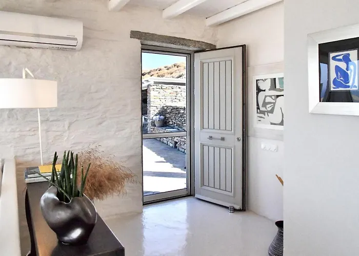 Luxurious & Stylish With A Swimming Pool, Sea And Sunset View. Villa Ioulis